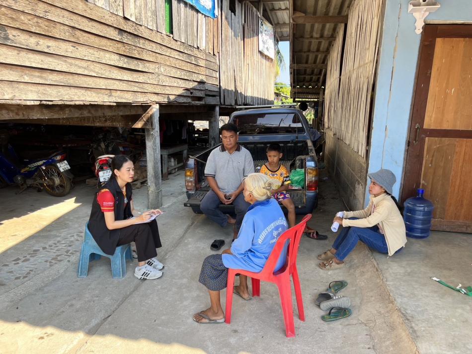 ลงพื้นที่เยี่ยมบ้านผู้สูงอายุและเยี่ยมบ้านเด็กด้อยโอกาส  ในตำบลสามกระทาย เพื่อพิจารณารับเงินสงเคราะห์