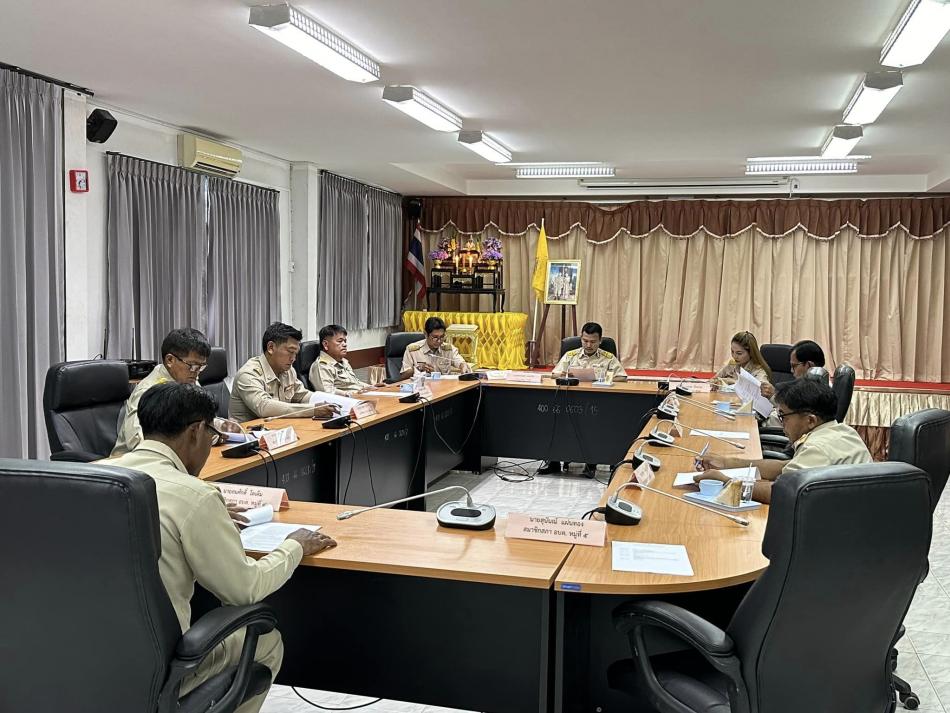 วันที่ 6 สิงหาคม 2567 เวลา 13.30 น. ผอ.สมควร คีรีนิล นายกองค์การบริหารส่วนตำบลสามกระทาย พร้อมด้วยคณะผู้บริหาร สมาชิกสภา และหัวหน้าส่วนราชการอบต.สามกระทาย เข้าร่วมประชุมสภาองค์การบริหารส่วนตำบลสามกระทาย สมัยสามัญ สมัยที่ 3 ครั้งที่ 1 ประจำปี พ.ศ. 2567 ณ ห้องประชุมชั้น 2 อบต.สามกระทาย