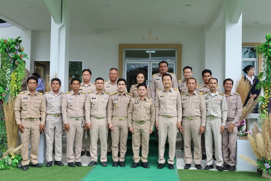 ร่วมพิธีเปิดป้ายที่ว่าการอำเภอกุยบุรี (หลังใหม่) จังหวัดประจวบคีรีขันธ์ ณ ที่ว่าการอำเภอกุยบุรี ตำบลกุยบุรี อำเภอกุยบุรี จังหวัดประจวบคีรีขันธ์