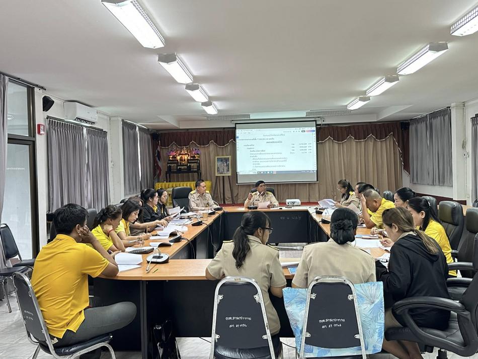 ผอ.สมควร คีรีนิล นายกอบต.สามกระทาย พร้อมด้วยปลัด หัวหน้าส่วนและเจ้าหน้าที่อบต.สามกระทาย จัดประชุมพิจารณาจัดทำร่างข้อบัญญัติ งบประมาณรายจ่ายประจำปี พ.ศ. 2569 ณ ห้องประชุมชั้น 2 อบต.สามกระทาย