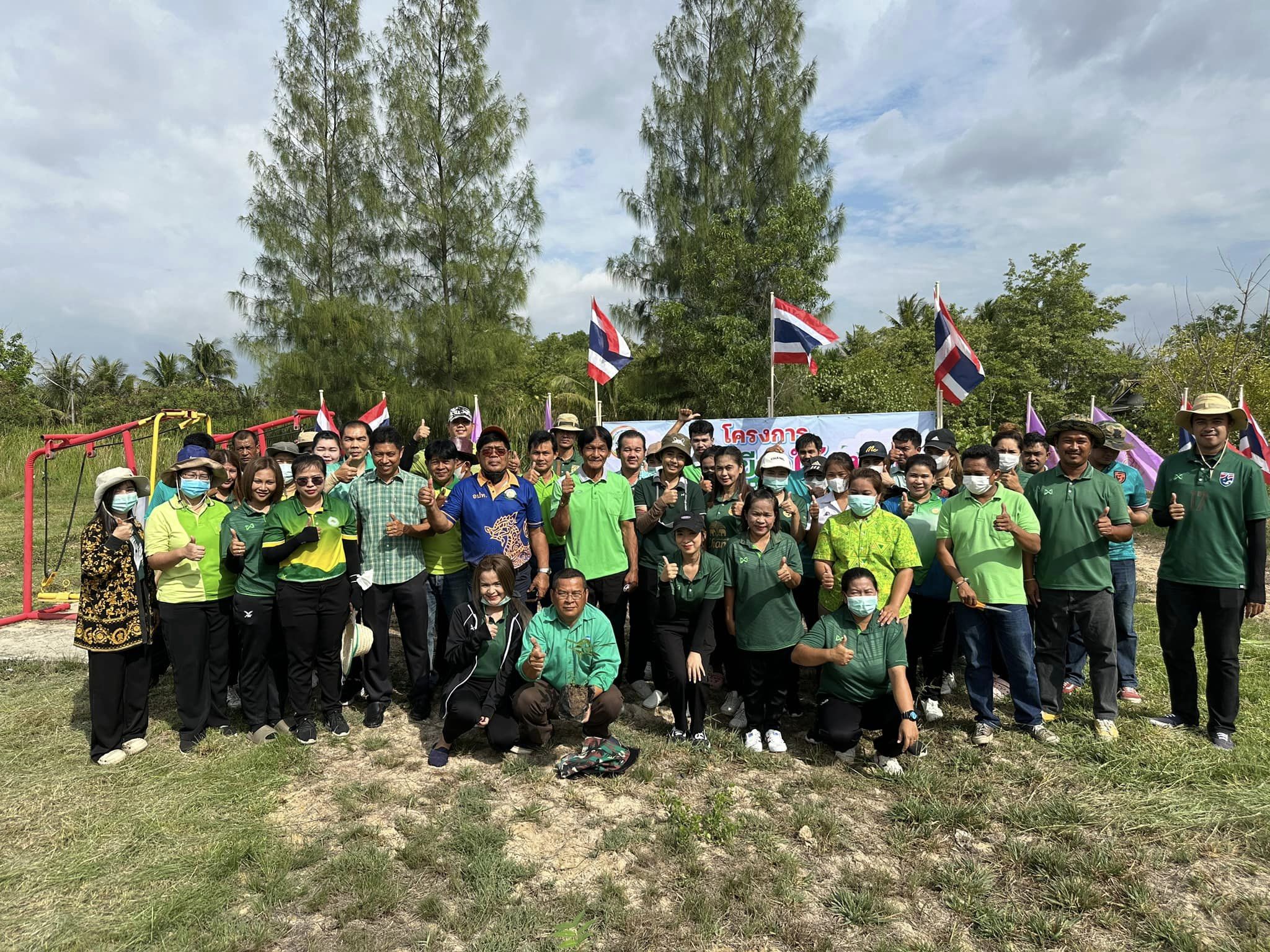 โครงการเพิ่มพื้นที่สีเขียวให้ชุมชน