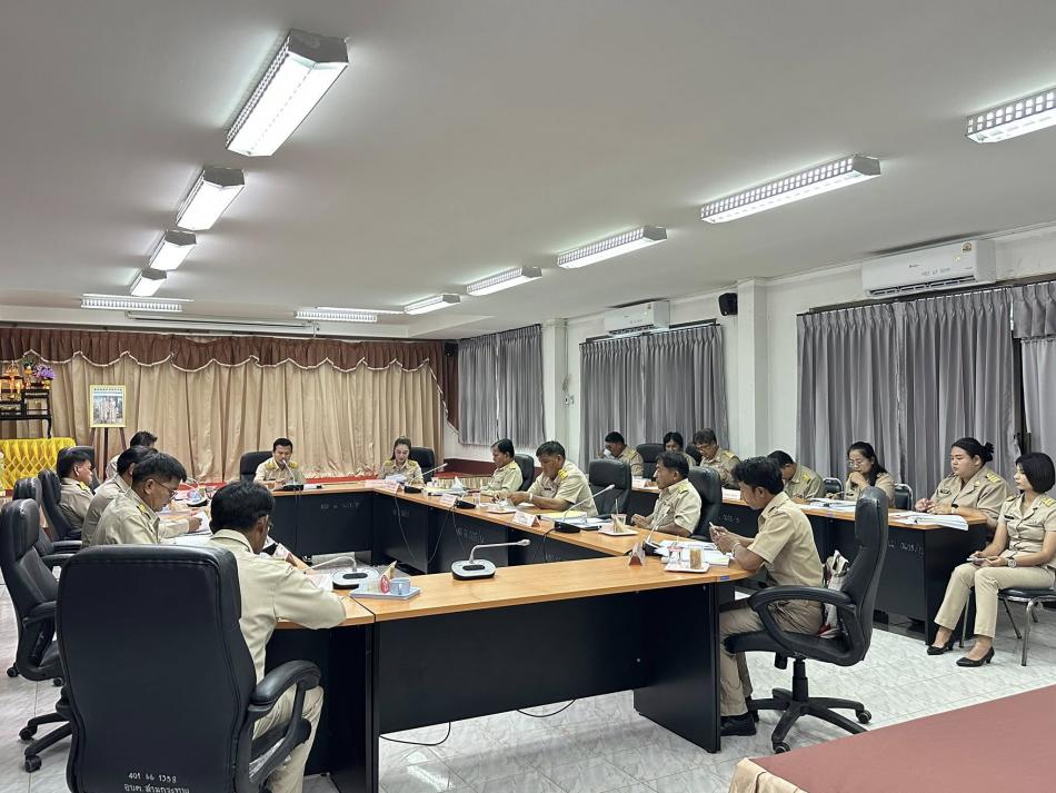 ผอ.สมควร คีรีนิล นายกอบต.สามกระทาย พร้อมด้วยคณะผู้บริหาร สมาชิกสภา และหัวหน้าส่วนราชการอบต.สามกระทาย เข้าร่วมประชุมสภาองค์การบริหารส่วนตำบลสามกระทาย สมัยสามัญ สมัยที่ 3 ครั้งที่ 1 ประจำปี พ.ศ. 2568 ณ ห้องประชุมชั้น 2 อบต.สามกระทาย